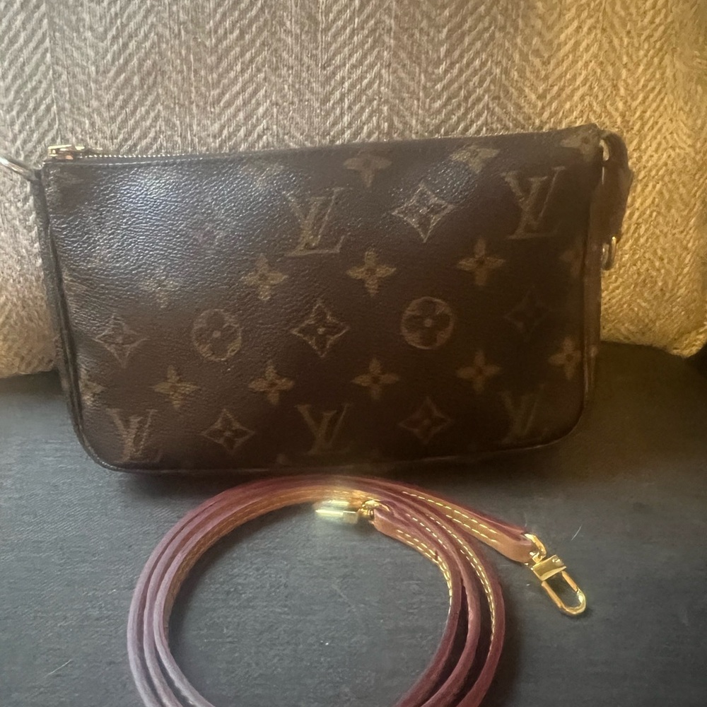 Louis Vuitton Monogram Pochette Accesories